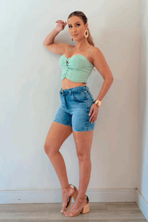 Shorts Jeans Feminino Cós Médio com Cinto de Tecido Removível