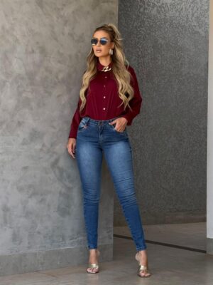 Calça Jeans Cigarrete Feminina com Elastano e Lavagem Clara
