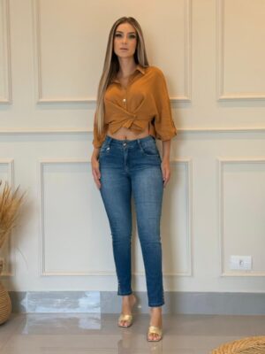 Calça Jeans Cigarrete Feminina com Abertura na Barra